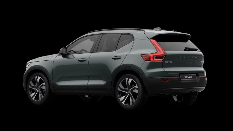 Bild 1: VOLVO PKW XC40 Plus, B3 Mild Hybrid, Benzin, Dark