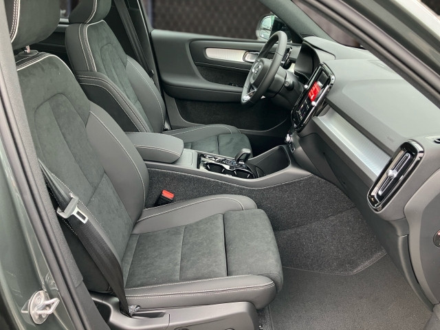 Bild 5: VOLVO PKW XC40 Plus, B3 Mild Hybrid, Benzin, Dark