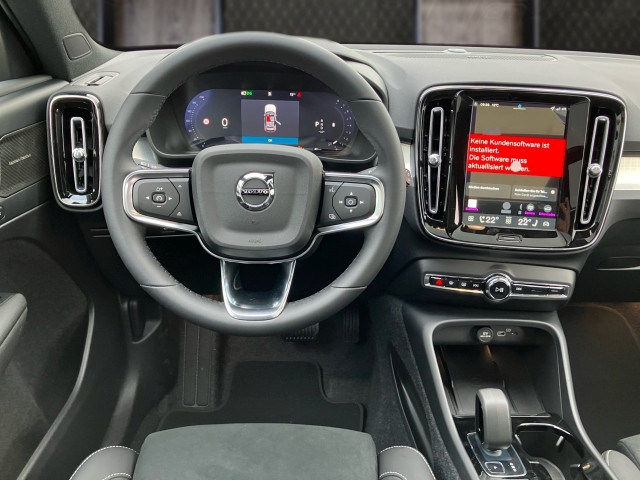 Bild 6: VOLVO PKW XC40 Plus, B3 Mild Hybrid, Benzin, Dark