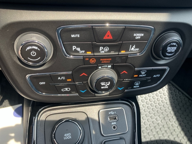 Bild 13: Jeep Compass 1,4 MultiAir AWD Limited 170 Aut