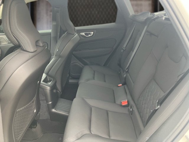 Bild 7: VOLVO PKW XC60 Plus, T6 AWD Plug-in Hybrid, Elektrisch/Benzin, Dark