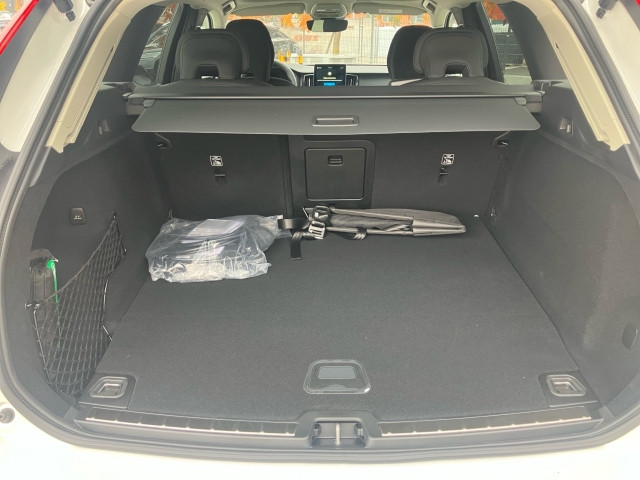 Bild 8: VOLVO PKW XC60 Plus, T6 AWD Plug-in Hybrid, Elektrisch/Benzin, Dark