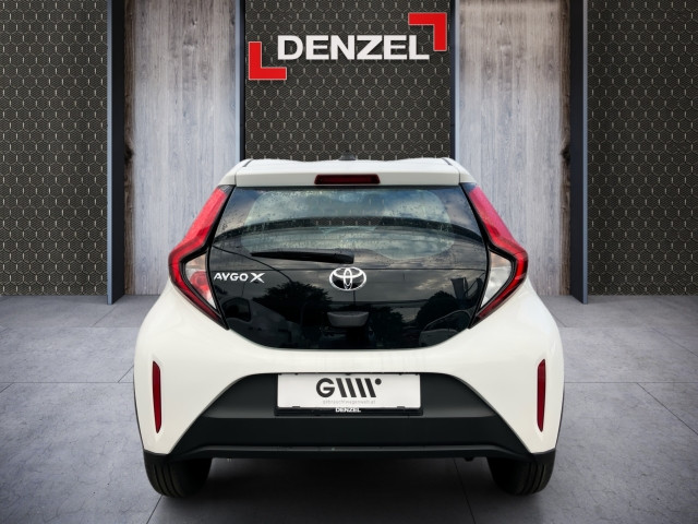 Bild 10: Toyota AYGO X 1,0 l Play mit Sitzheizung