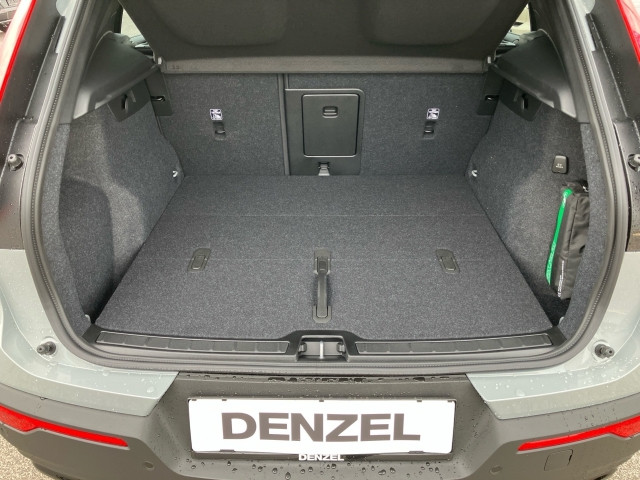 Bild 9: VOLVO PKW XC40 Plus, B3 Mild Hybrid, Benzin, Dark