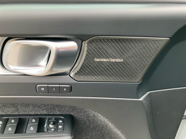 Bild 13: VOLVO PKW XC40 Plus, B3 Mild Hybrid, Benzin, Dark