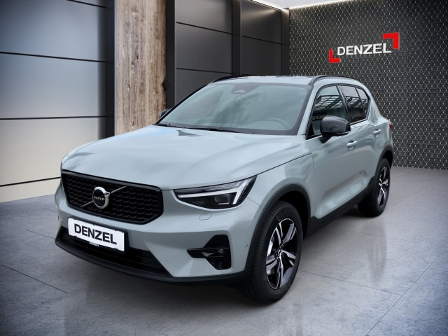 Bild 1: VOLVO PKW XC40 Plus, B3 Mild Hybrid, Benzin, Dark