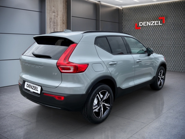 Bild 3: VOLVO PKW XC40 Plus, B3 Mild Hybrid, Benzin, Dark