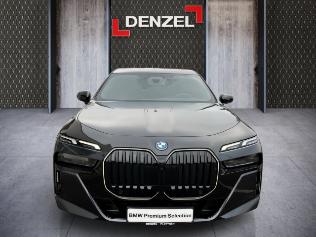 Bild 2: BMW 750e xDrive Limousine G70 XB1