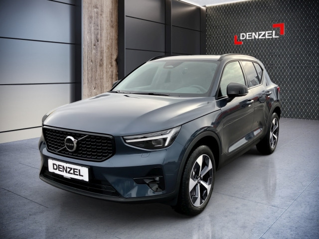 Bild 1: VOLVO PKW XC40 Plus, B3 Mild Hybrid, Benzin, Dark