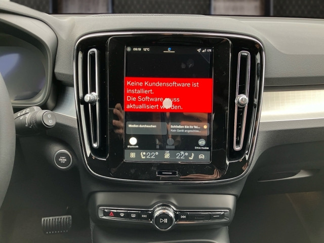 Bild 7: VOLVO PKW XC40 Plus, B3 Mild Hybrid, Benzin, Dark