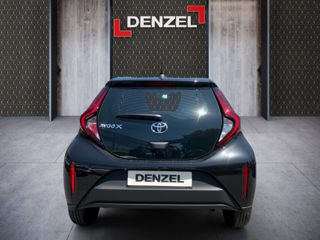 Bild 10: Toyota AYGO X 1,0 l Play