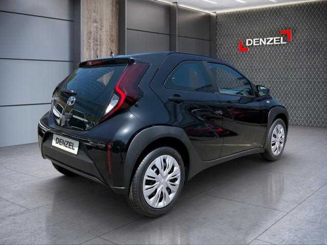 Bild 3: Toyota AYGO X 1,0 l Play