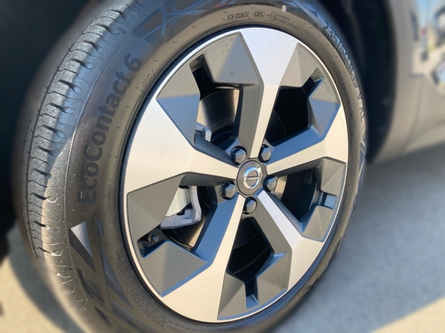 Bild 3: VOLVO PKW XC40 Plus, B3 Mild Hybrid, Benzin, Dark