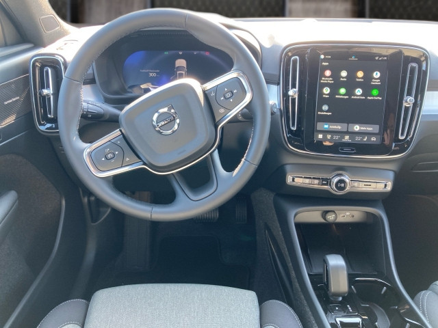 Bild 4: VOLVO PKW XC40 Plus, B3 Mild Hybrid, Benzin, Dark