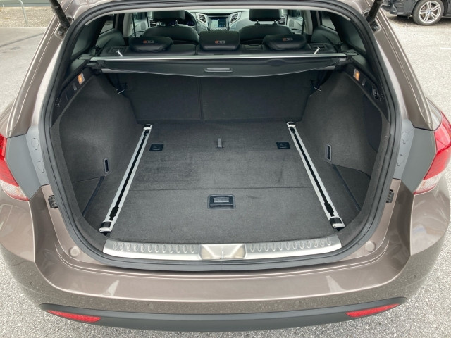 Bild 9: Hyundai i40 1,6 CRDi GL DCT