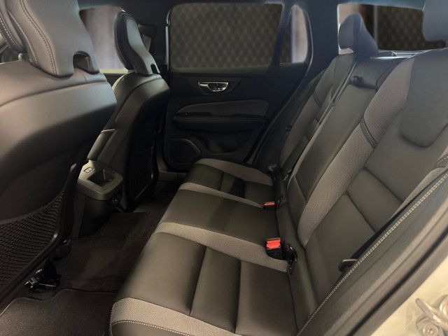 Bild 8: VOLVO PKW V60 Plus, B4 Mild Hybrid, Benzin, Dark