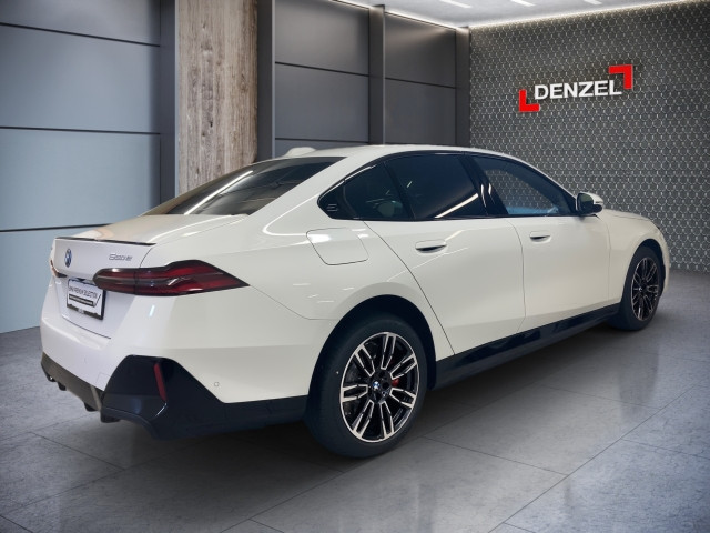 Bild 3: BMW 550e xDrive Limousine G60 XB1