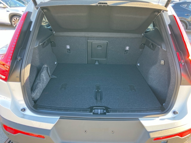 Bild 9: VOLVO PKW XC40 Plus, B3 Mild Hybrid, Benzin, Dark