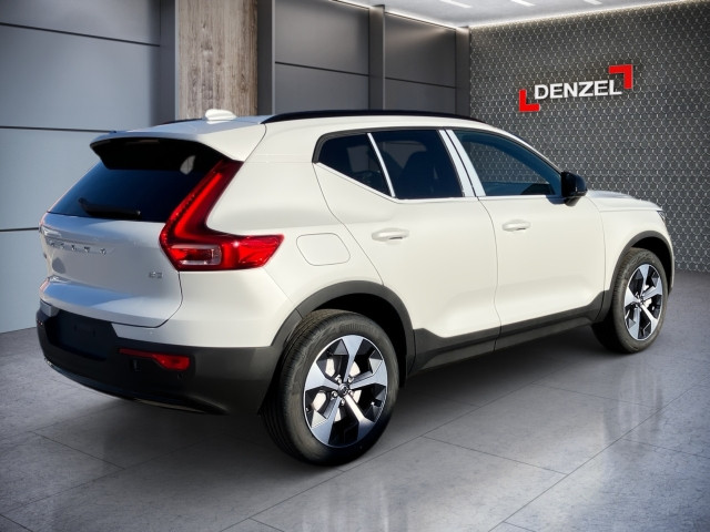 Bild 3: VOLVO PKW XC40 Plus, B3 Mild Hybrid, Benzin, Dark