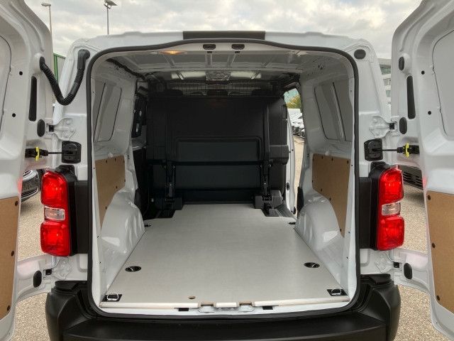 Bild 9: Fiat Transporter Scudo Doka flexible Trennwand XL BlueHDI 145