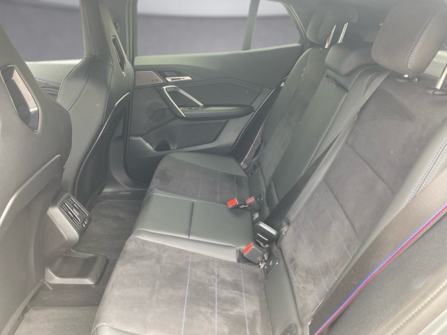 Bild 11: BMW iX2 xDrive30 U10
