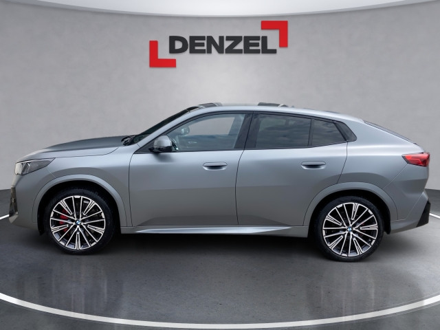 Bild 1: BMW iX2 xDrive30 U10