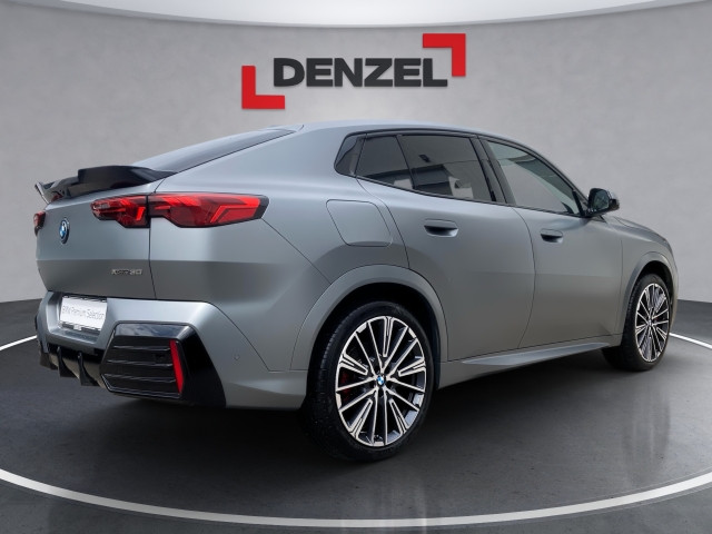 Bild 3: BMW iX2 xDrive30 U10