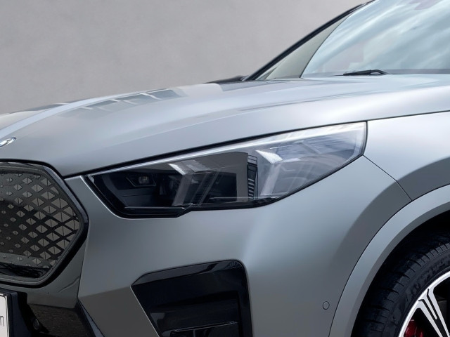 Bild 6: BMW iX2 xDrive30 U10
