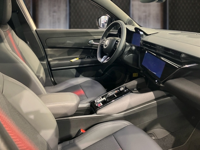 Bild 5: Alfa Junior Ibrida Speciale 1.2 136PS MHEV FWD