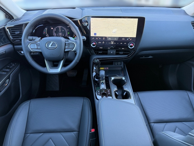 Bild 4: Lexus NX 2,5l Plug-in, CVT Executive Line