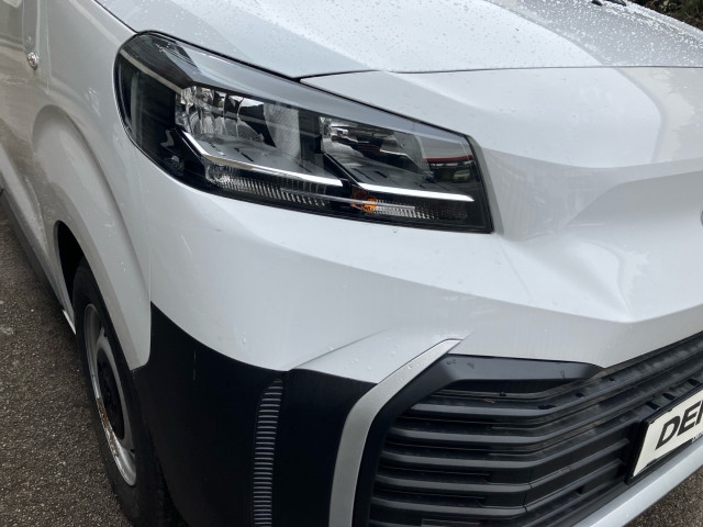 Bild 11: Toyota Proace 1,5 l, 120 PS Kastenwagen ProWork L1