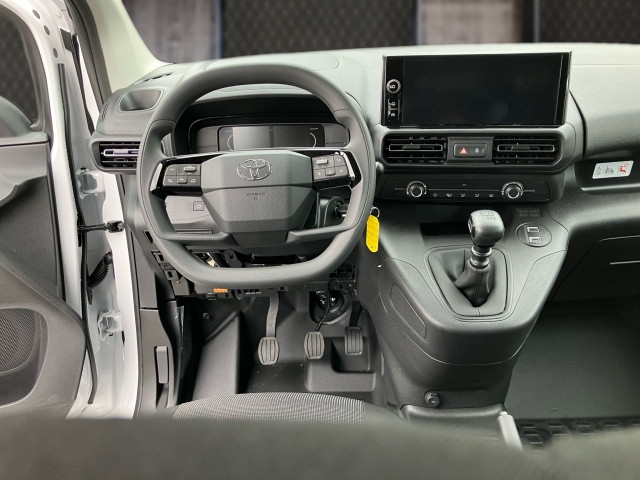 Bild 6: Toyota Proace City 1,5 l D, 102 PS, Doppelkabine L2