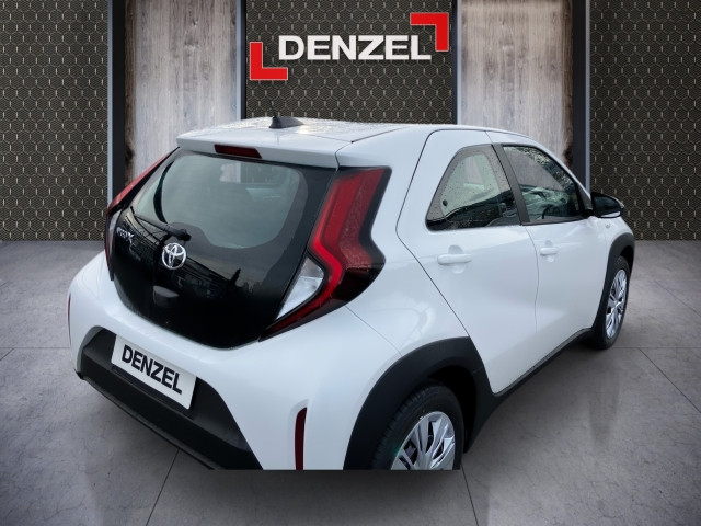Bild 3: Toyota AYGO X 1,0 l Play