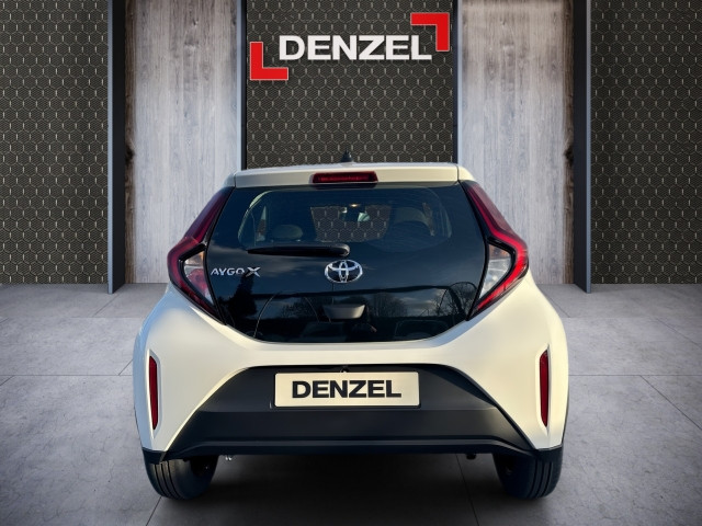 Bild 10: Toyota AYGO X 1,0 l Play