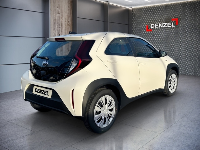 Bild 3: Toyota AYGO X 1,0 l Play
