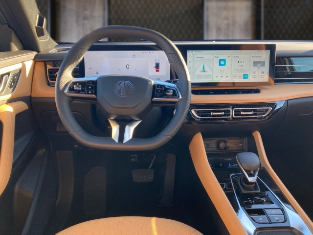 Bild 6: MG HS PHEV+ Comfort Stoff