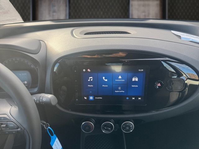 Bild 6: Toyota AYGO X 1,0 l Play