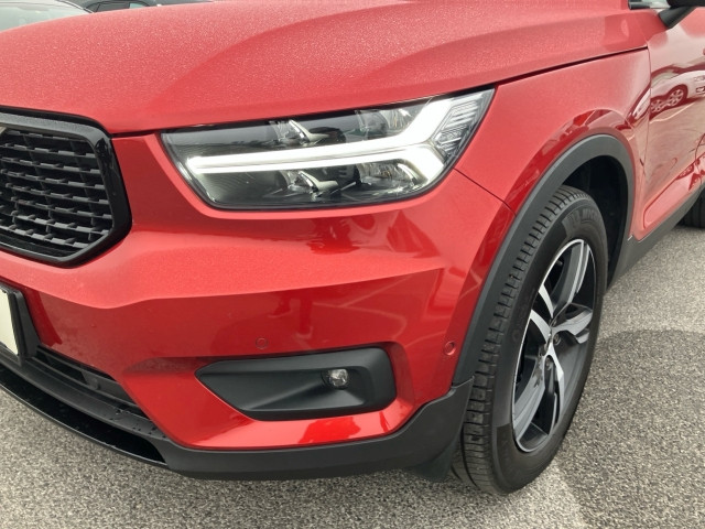 Bild 11: VOLVO PKW XC40 D4 R-Design AWD Geartronic