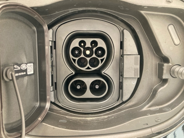 Bild 9: Land Rover Defender 110 P300e X-Dynamic SE