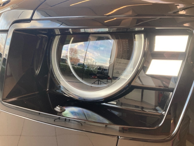 Bild 2: Land Rover Defender 110 P300e X-Dynamic SE