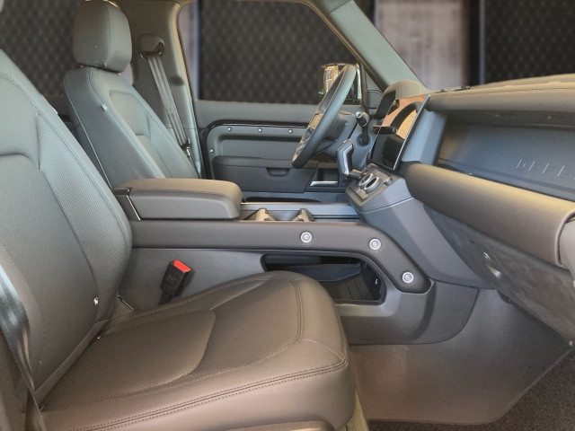 Bild 6: Land Rover Defender 110 P300e X-Dynamic SE