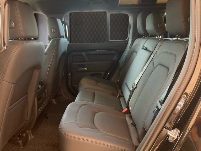 Bild 7: Land Rover Defender 110 P300e X-Dynamic SE