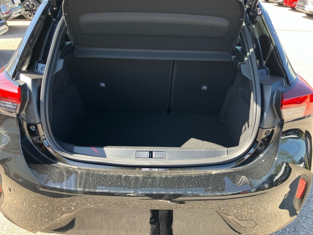 Bild 9: Opel Corsa. GS. 1.2  Dire