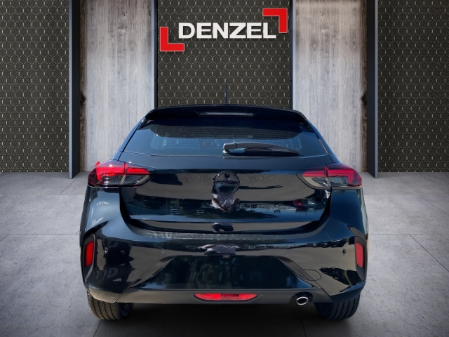 Bild 10: Opel Corsa. GS. 1.2  Dire