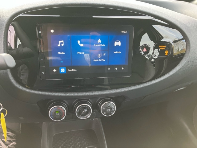 Bild 7: Toyota AYGO X 1,0 l Play