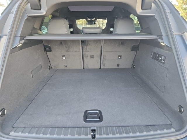 Bild 9: BMW PKW i-Serie iX M70 xDrive I20