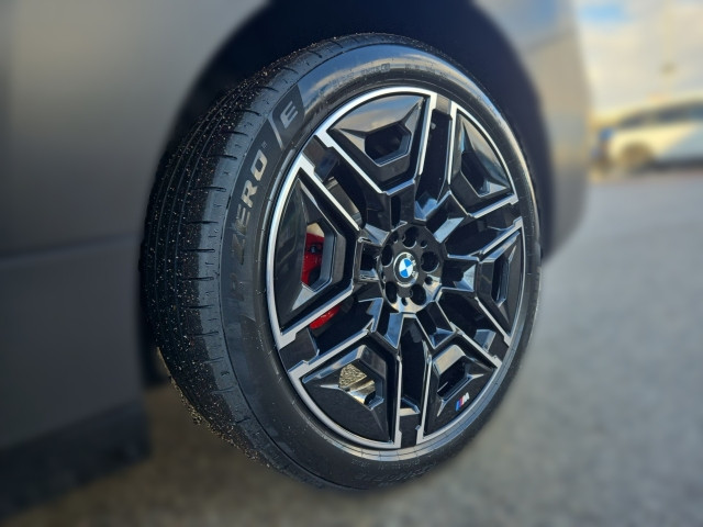 Bild 4: BMW PKW i-Serie iX M70 xDrive I20