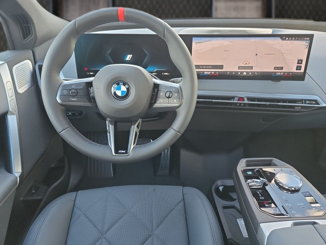 Bild 6: BMW PKW i-Serie iX M70 xDrive I20
