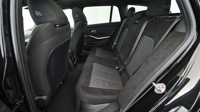 Bild 23: BMW 318i Touring G21