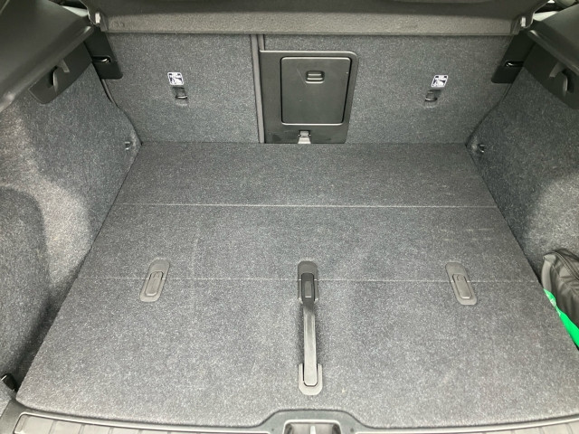 Bild 8: VOLVO PKW XC40 Core, B3 Mild Hybrid, Benzin